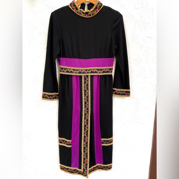 60’s Vintage Folkloric Boho Dress/ L/S Embroidered Trim /purple black Small - Picture 3 of 13